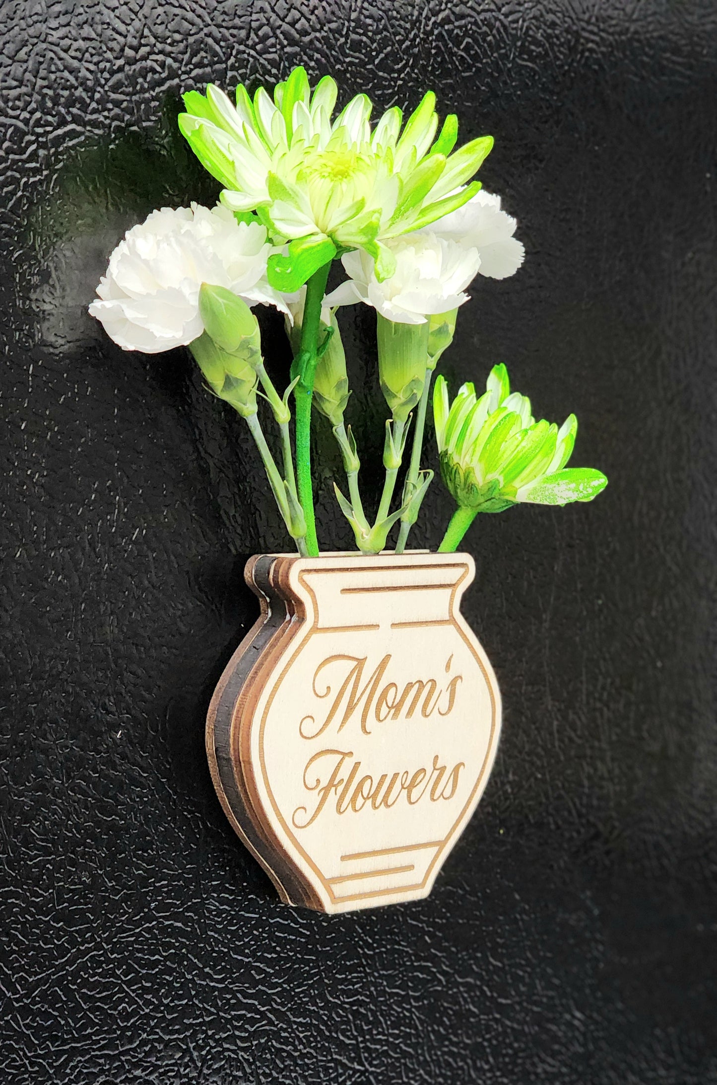 Magnet flower vase
