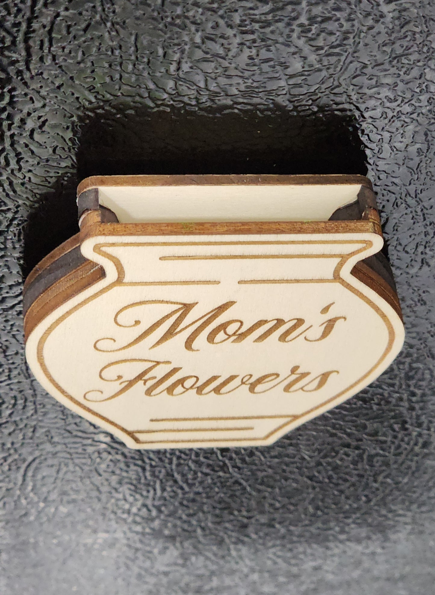Magnet flower vase